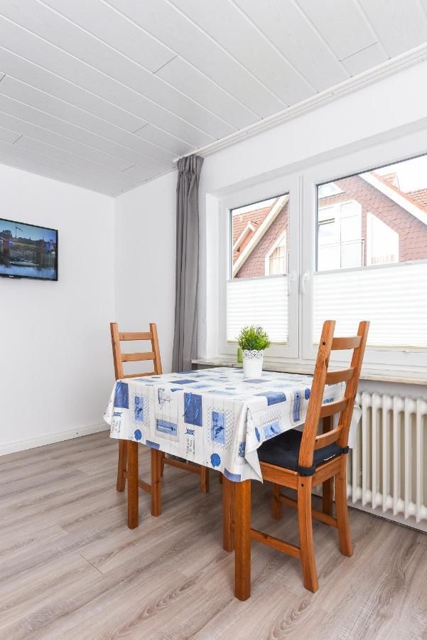 Ferienwohnungen Im Haus Waterkant 纽哈灵吉塞尔 外观 照片