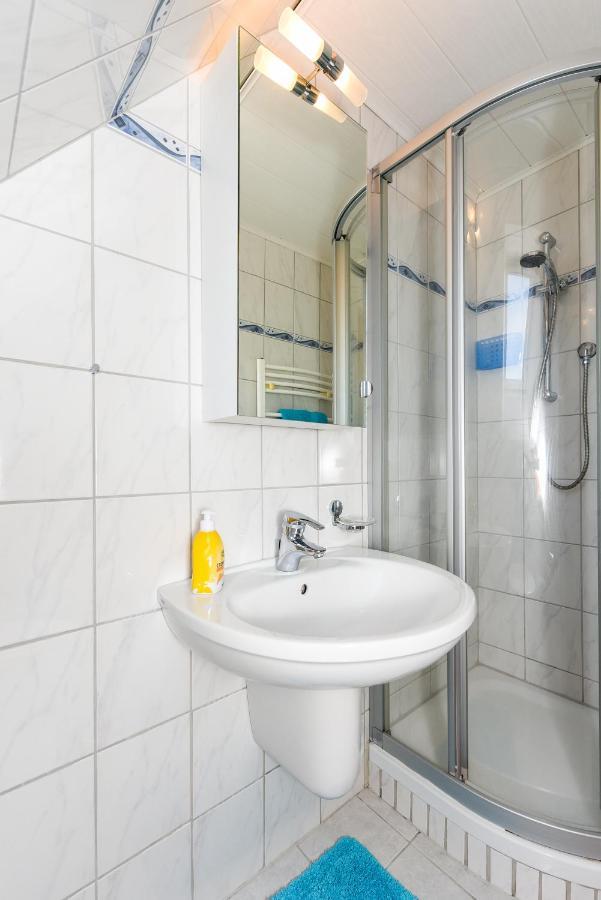 Ferienwohnungen Im Haus Waterkant 纽哈灵吉塞尔 外观 照片