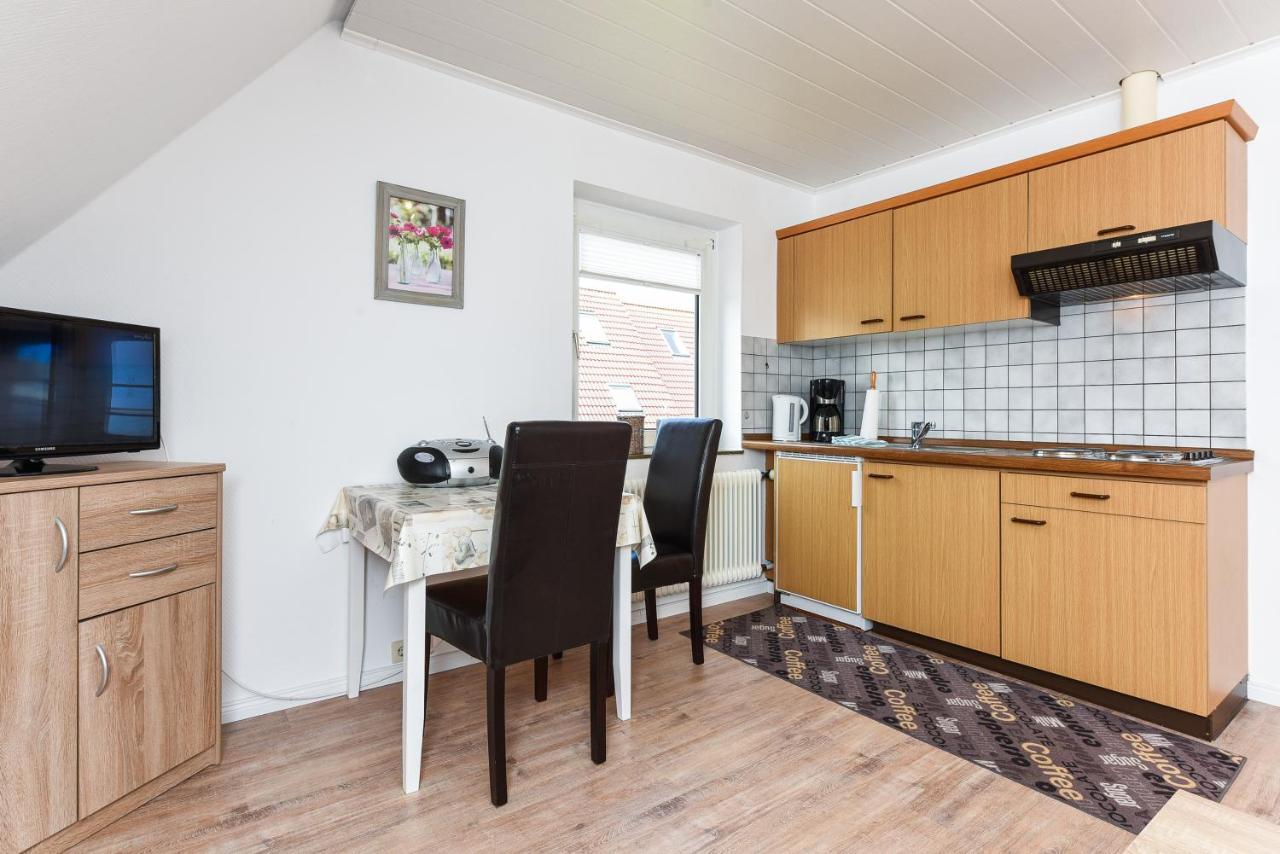 Ferienwohnungen Im Haus Waterkant 纽哈灵吉塞尔 外观 照片